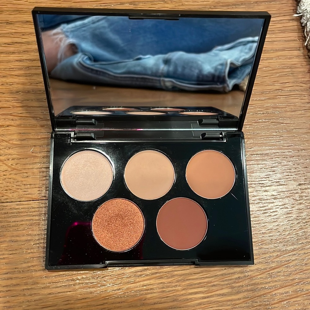 brand new morphe eyeshadow palette (nude + sparkle)